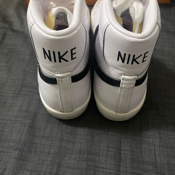Nike Blazer Mid 77 M 8.5/W 10 - Picture 4 of 5